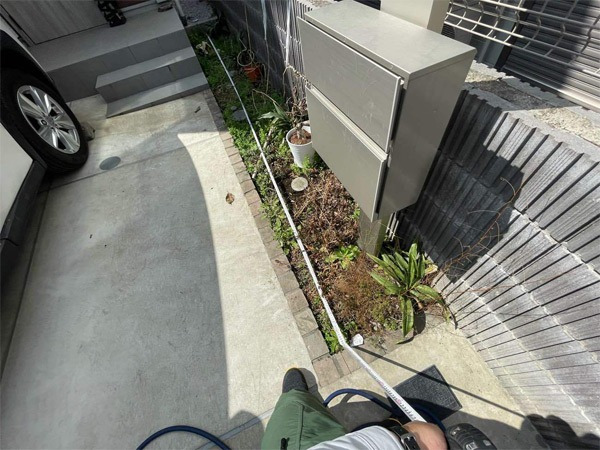 大阪府寝屋川市・S様邸　コンクリート舗装　前庭の防草がしたい