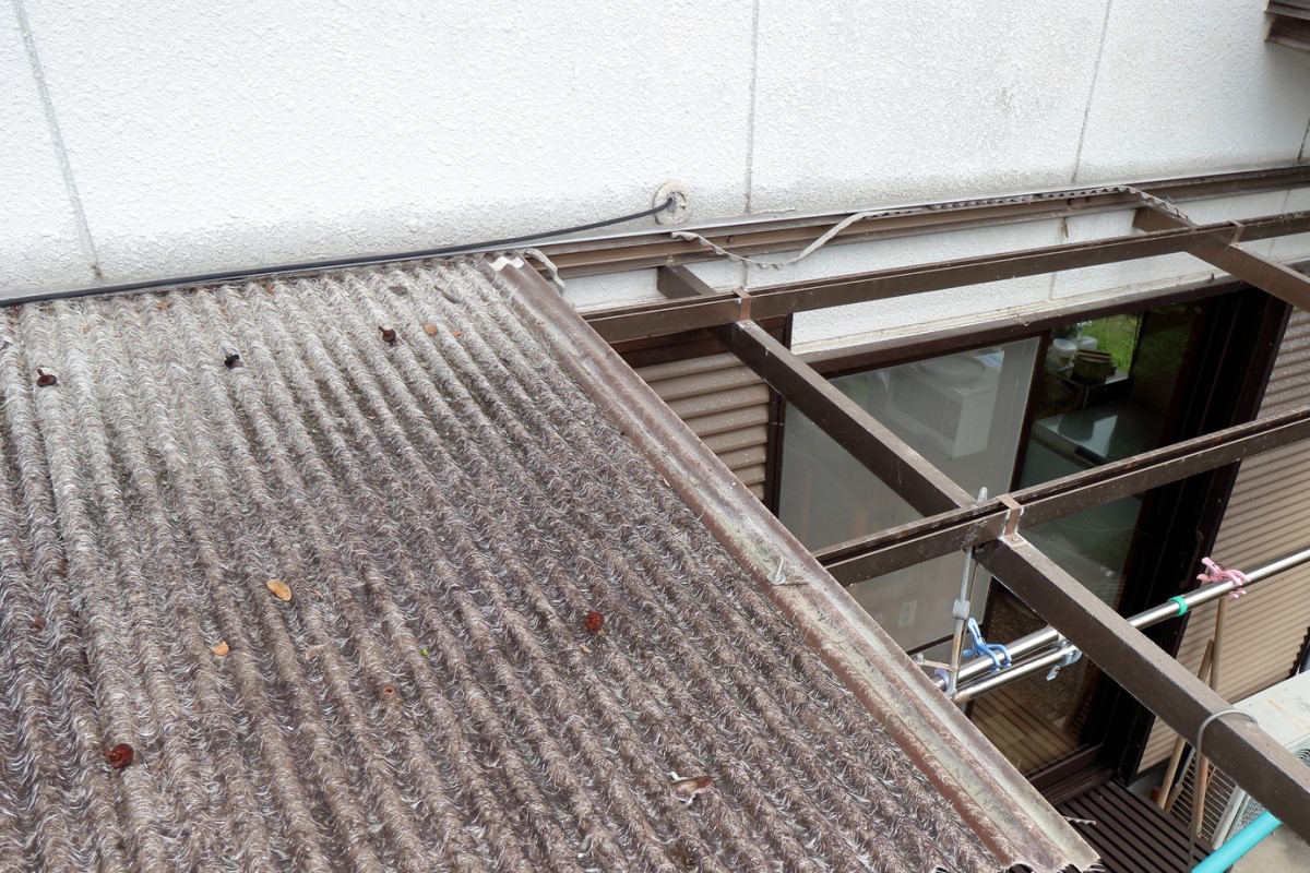 ベランダ屋根の修理をdiyで行う際に気をつけるべきこと 波板雨樋りふぉーむカンパニー寝屋川店