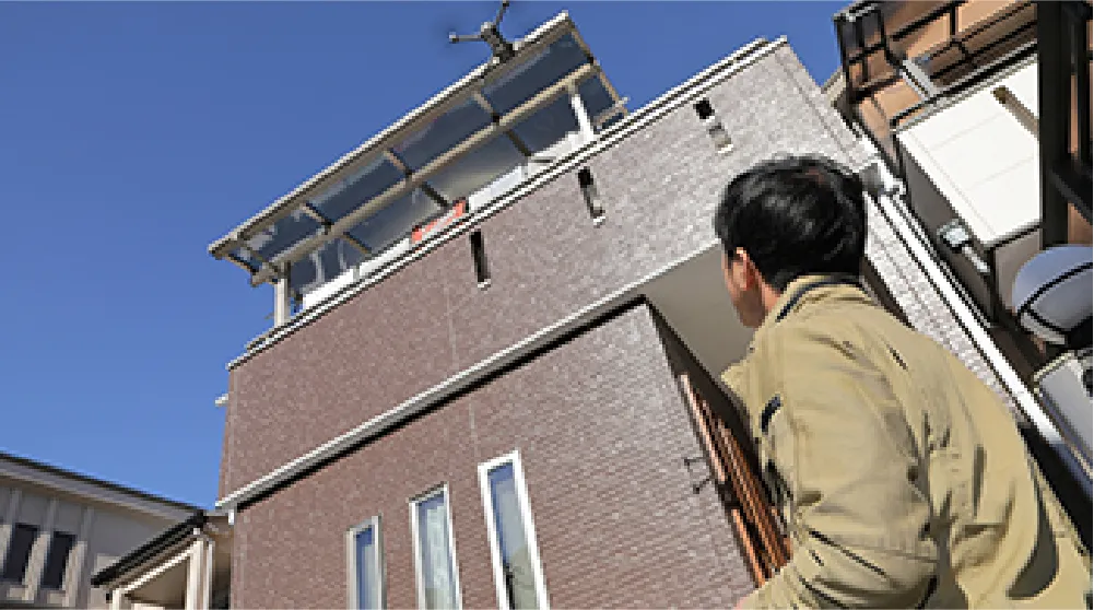 塗装が完成したきれいな戸建て住宅の外観