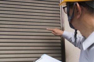 雨戸は外壁塗装と一緒に塗装するべき！塗装するべき雨戸の種類を解説