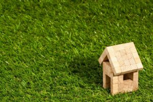 屋根リフォームにかかる費用とは？工事別の費用や費用を抑えるコツまで解説