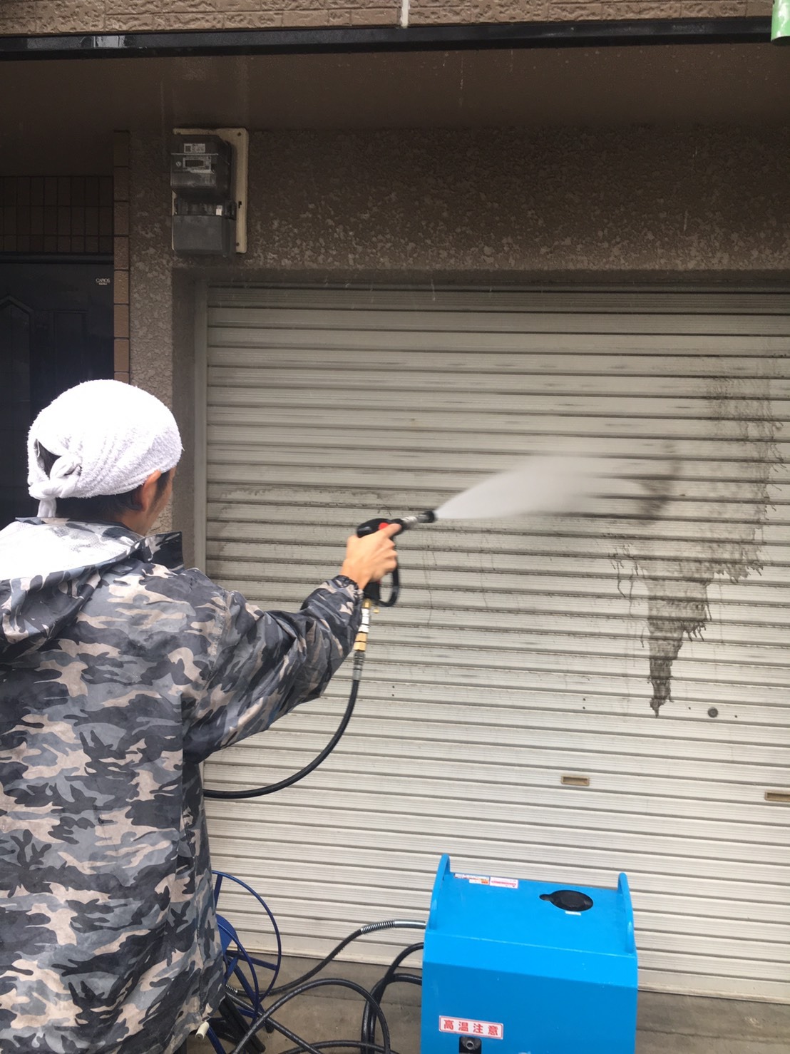 大阪府枚方市　外壁・屋根・シャッター塗装 施工前
