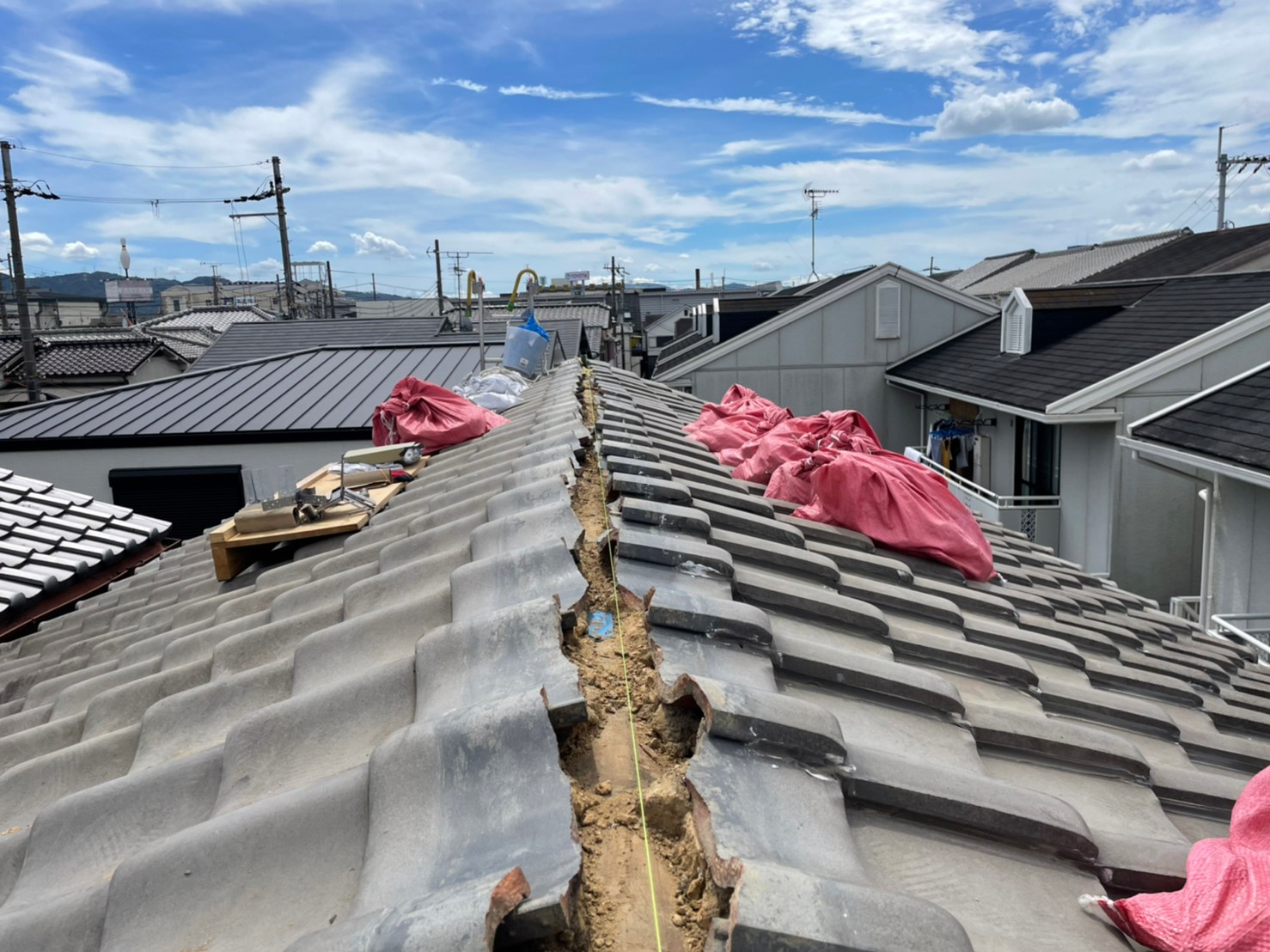 大阪府枚方市田口　屋根から天井に雨漏り　強力棟工事　後編 施工前