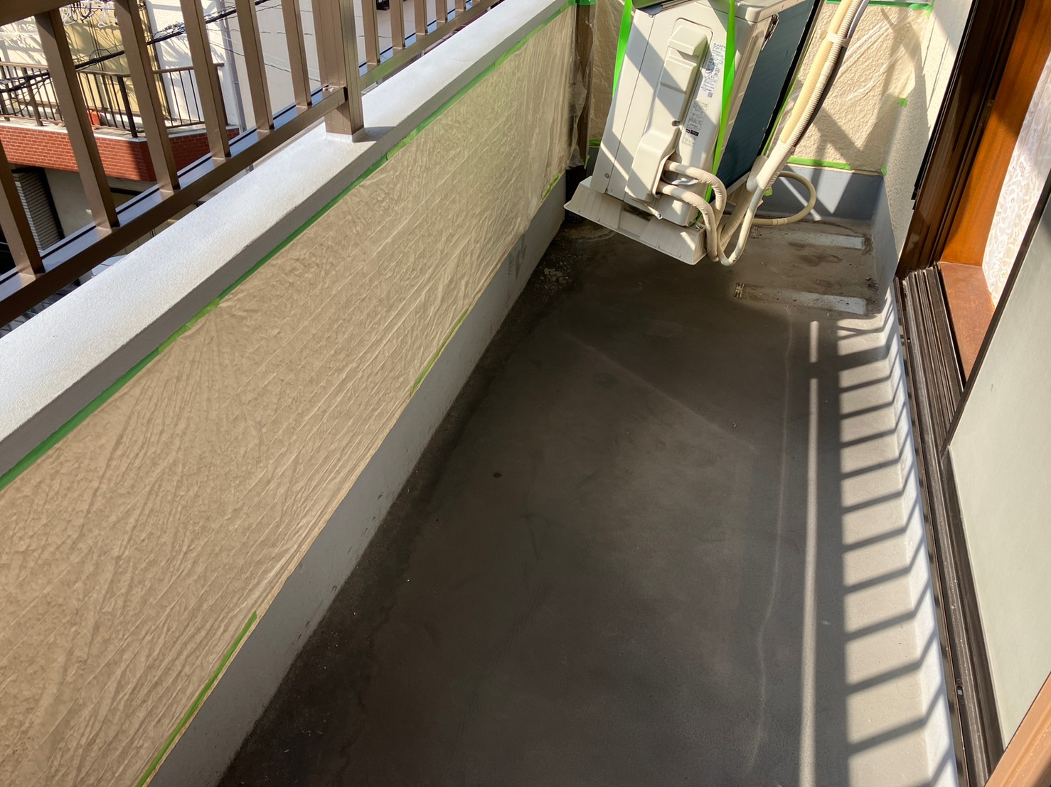 大阪府寝屋川市池田本町　ベランダ通気緩衝防水工事 施工前