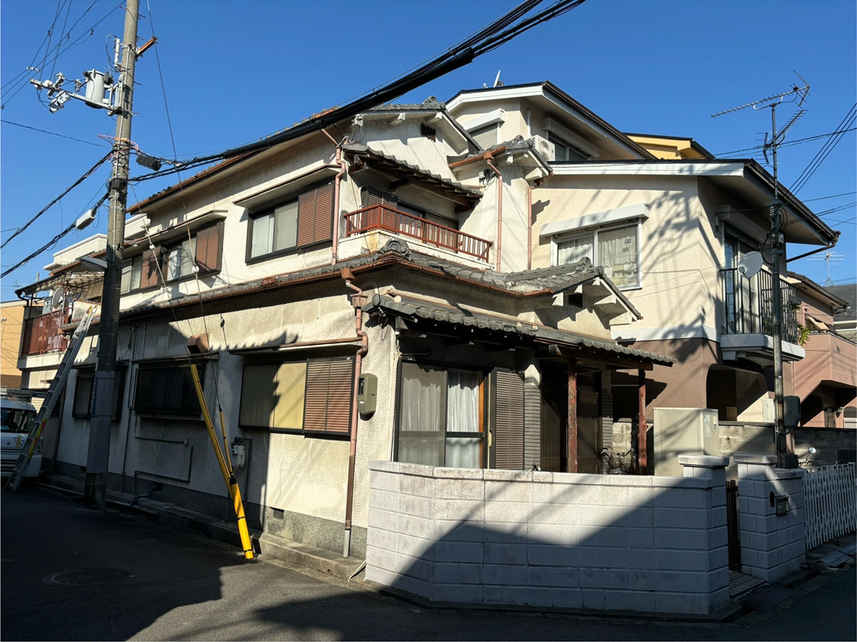 大阪府寝屋川市日之出町　築４０年のお宅　雨漏工事から外壁塗装工事まで 施工前