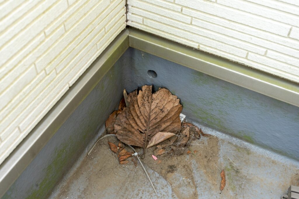 ベランダやバルコニー、屋上の排水不良はどうやって解消できる？