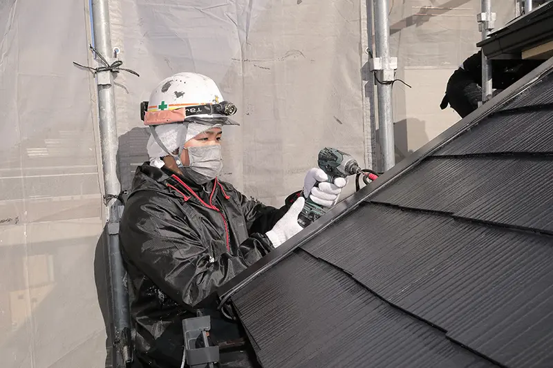 屋根や屋根板金、屋根瓦が強風や台風等で飛ばされた際の対処法 | 大阪で屋根修理・雨漏り修理なら（株）りふぉーむカンパニー