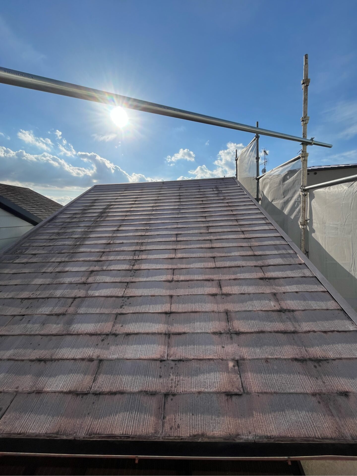 大阪府枚方市星丘　屋根リフォームに最適！スーパーガルテクトを使ったカバー工法とは？ 施工前