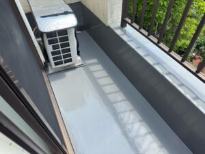 【ベランダ・屋上のメンテナンス】防水層のひびや排水口の詰まりに注意