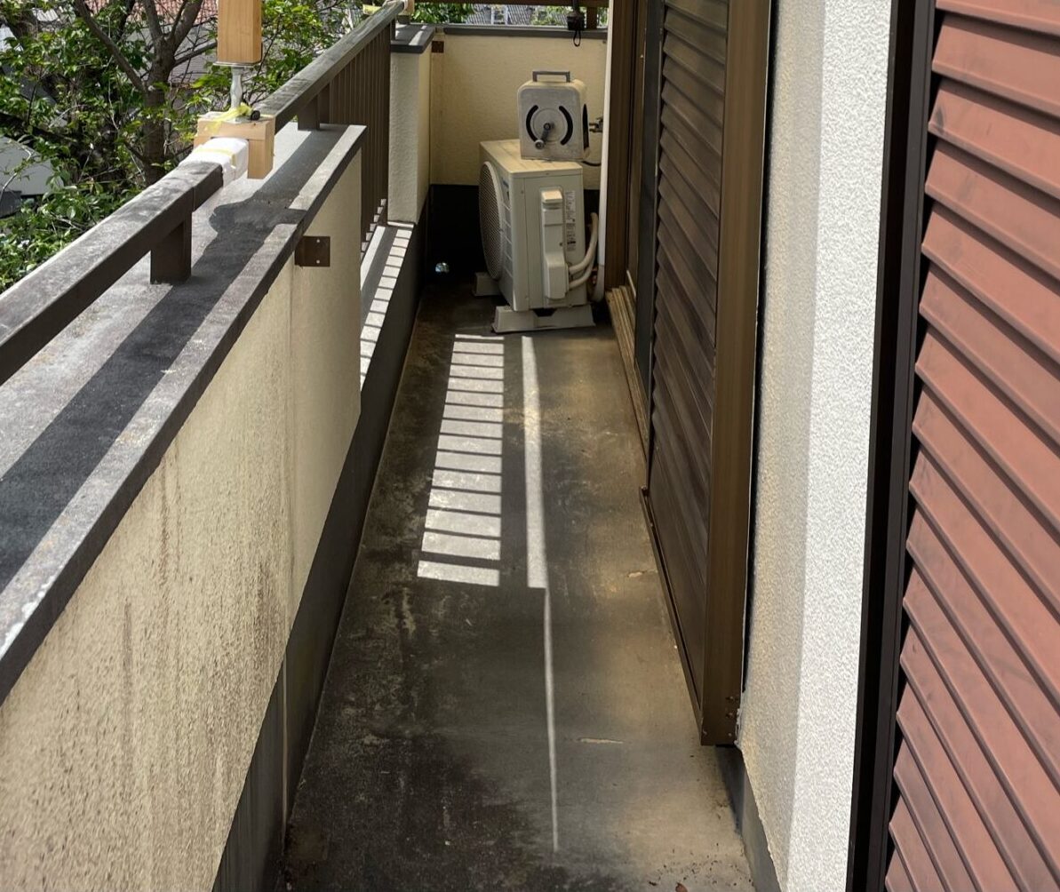 大阪府枚方市星丘　通気緩衝工法によるウレタン防水工事のご紹介！ 施工前