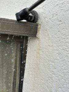 雨漏り工事前に散水検査をおすすめする理由☔原因を正確に特定して再発を防ぎましょう